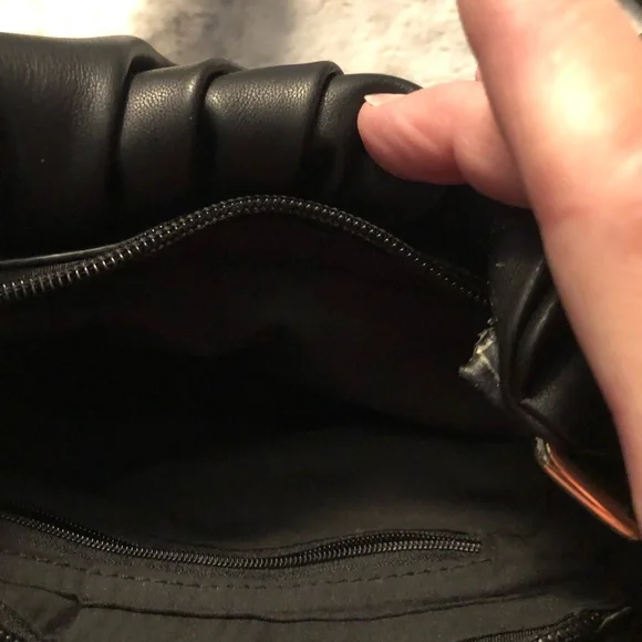 Cute No Name Small Purse - Picture 4 of 4